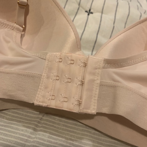 Vince Camuto Wireless 36C bra - Picture 3 of 5